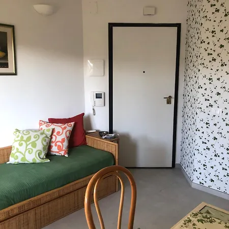 בית נופש Recently Renovated Beachfront Retreat In