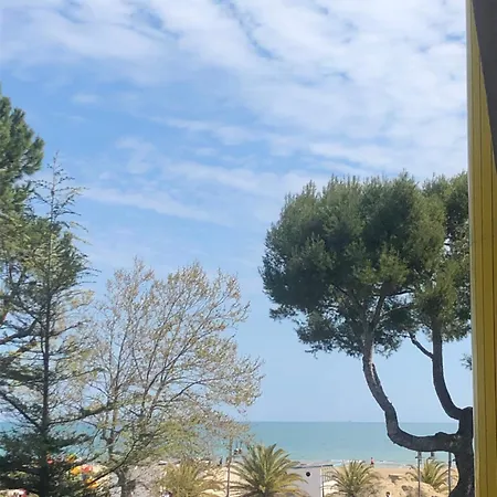 Recently Renovated Beachfront Retreat In *