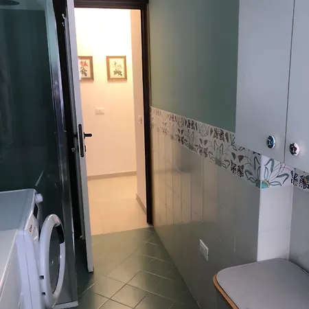 Vakantiehuis Recently Renovated Beachfront Retreat In