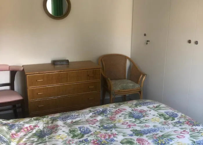 別荘 Recently Renovated Beachfront Retreat In *