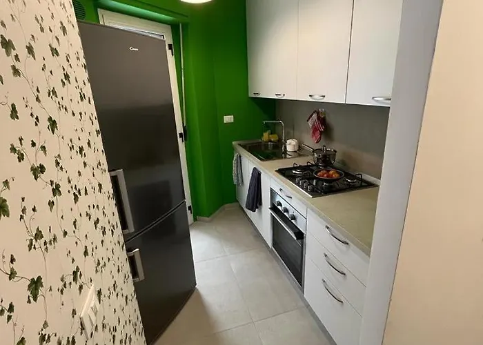 Recently Renovated Beachfront Retreat In 別荘 *